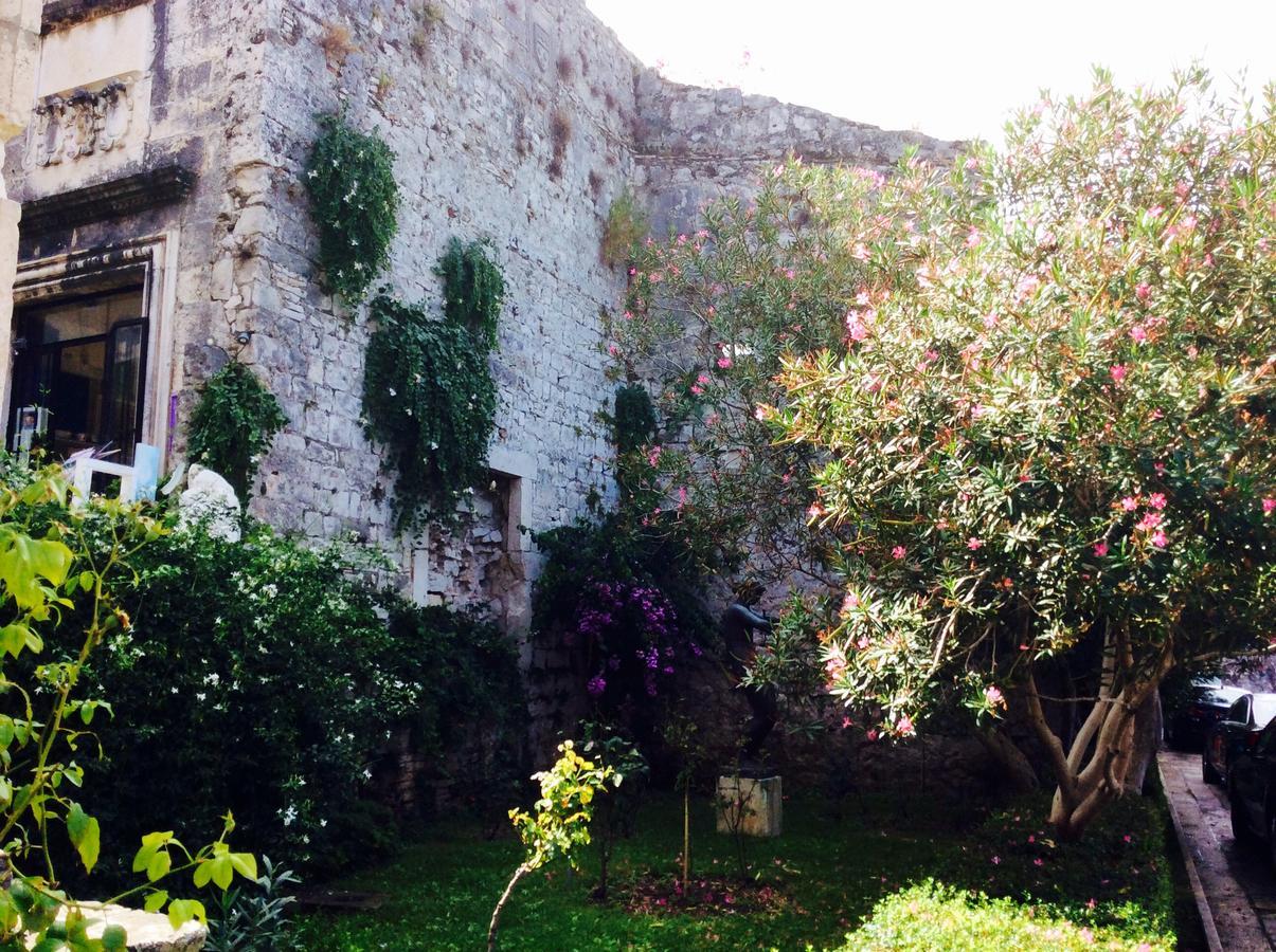 Lux Apartments Korčula Екстериор снимка