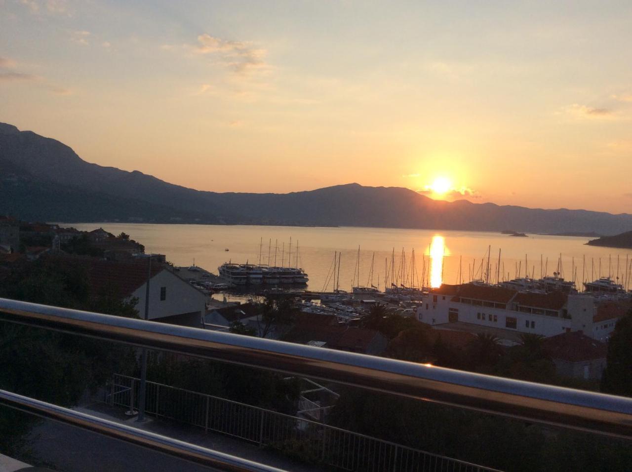 Lux Apartments Korčula Екстериор снимка